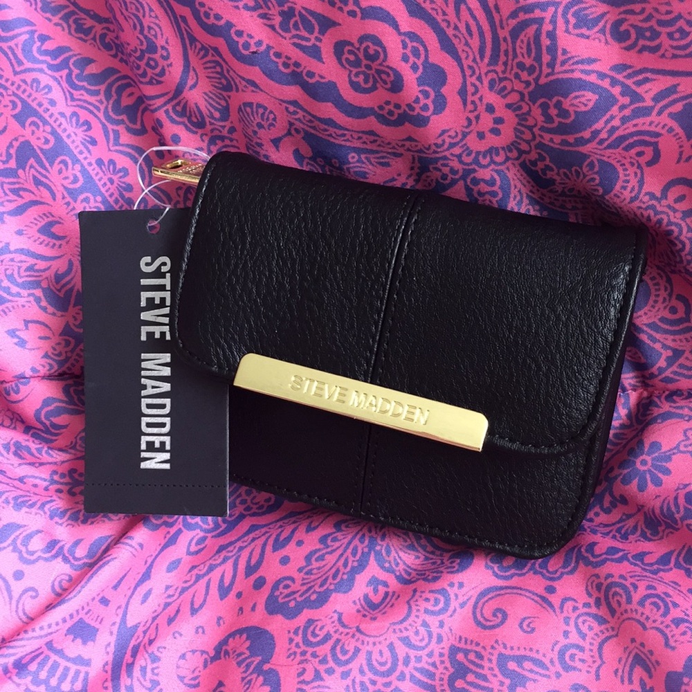 *NWT* Steve Madden Black Wallet